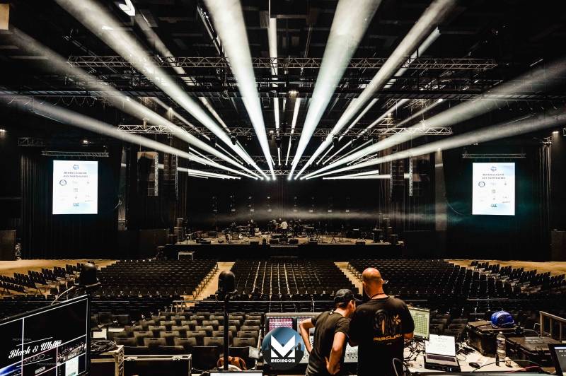 Concert RADIO JM avec ISHAY RIBO le Dôme de Marseille.