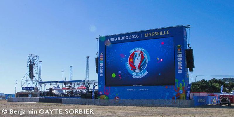 Médiacom, spécialiste location écrans plein jour marseille