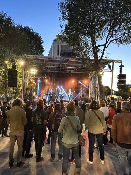 Prestation technique globale du festival Alternatiba à Marseille sur la Canebière.