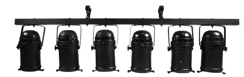 Barre de 6 projecteurs PAR64 traditionnels