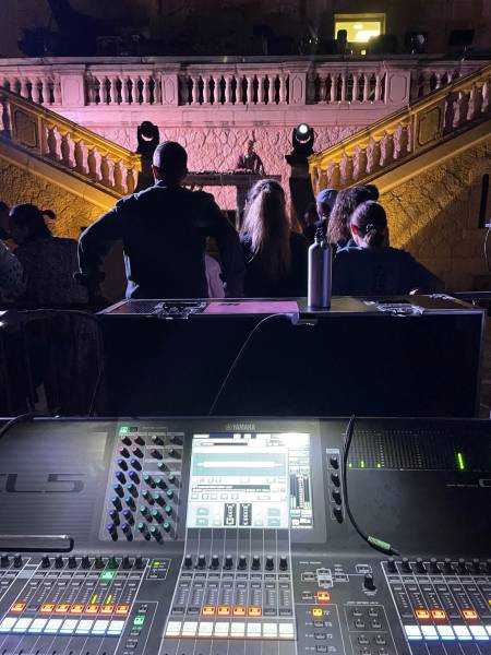 Prestation technique globale scène, son, lumière et vidéo Les nocturnes du Patrimoine au Château de la Buzine