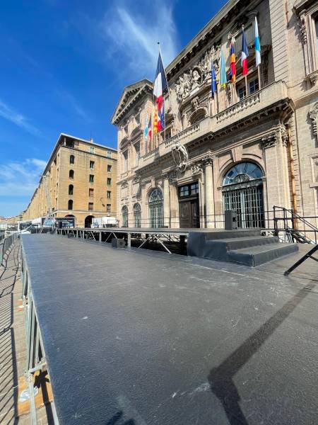 Prestation technique du carnaval Ville de Marseille le 6 Mai 2023 devant l'hôtel de Ville