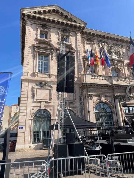 Prestation technique du carnaval Ville de Marseille le 6 Mai 2023 devant l'hôtel de Ville