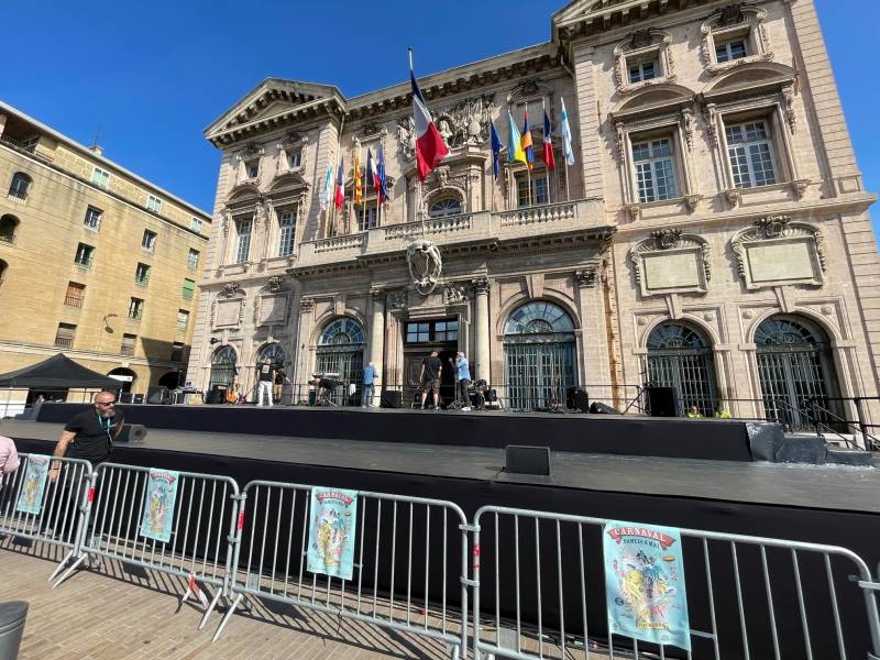 Prestation technique du carnaval Ville de Marseille le 6 Mai 2023 devant l'hôtel de Ville
