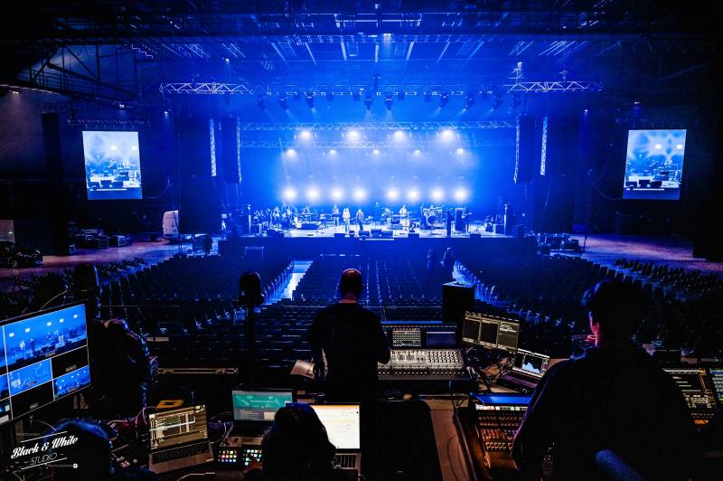 Concert RADIO JM avec ISHAY RIBO le Dôme de Marseille.