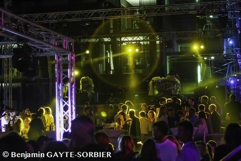 Clôture du Son des Guitares sur l'esplanade du Mucem à Marseille