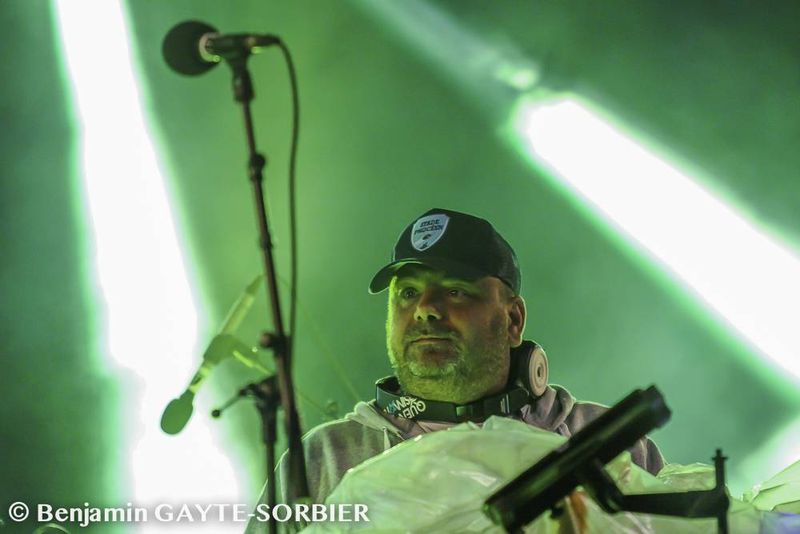 Clôture du Son des Guitares sur l'esplanade du Mucem à Marseille
