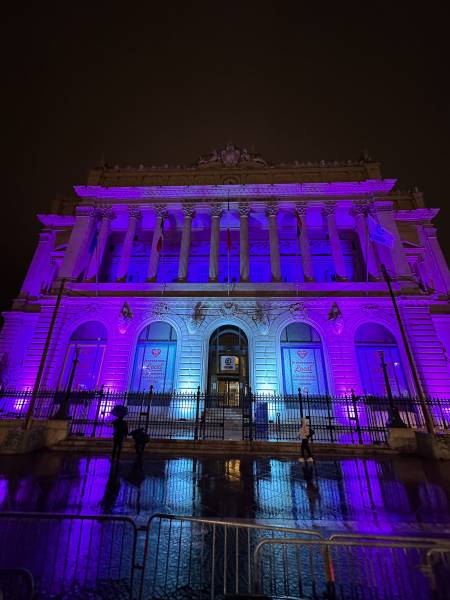 Prestation technique des illuminations de Noël Palais de La Bourse Marseille. 