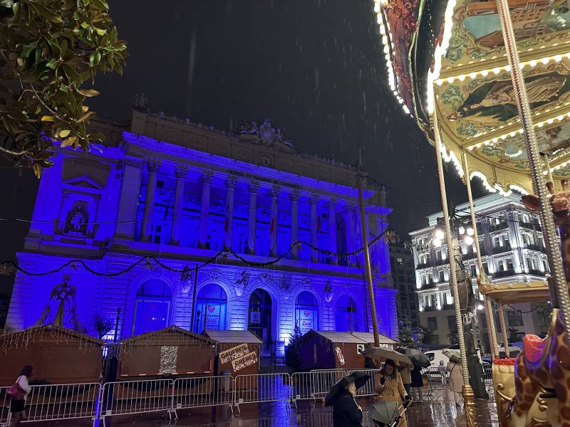 Prestation technique des illuminations de Noël Palais de La Bourse Marseille. 