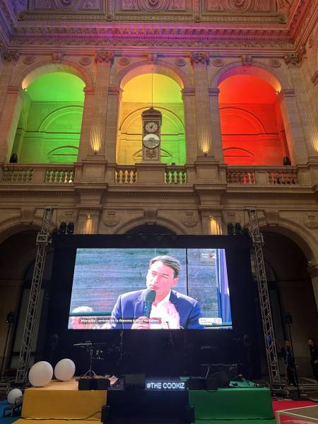 Soirée au Palais de la Bourse Arrivée de La Flamme Le 8 mai 2024