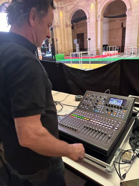 Soirée au Palais de la Bourse Arrivée de La Flamme Le 8 mai 2024
