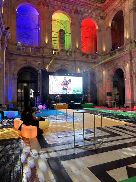 Soirée au Palais de la Bourse Arrivée de La Flamme Le 8 mai 2024
