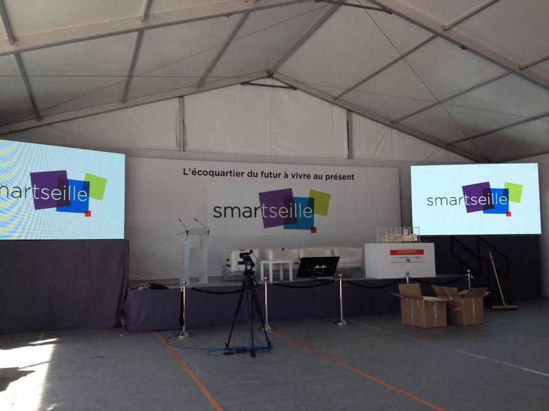 Location et prestation mur led plein jour dans le Sud