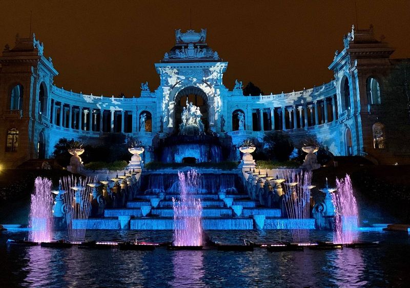 Féeries lumineuses pour les 150 ans du Palais longchamp à Marseille