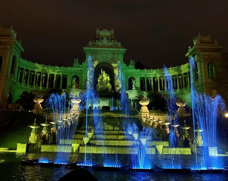 Féeries lumineuses pour les 150 ans du Palais longchamp à Marseille