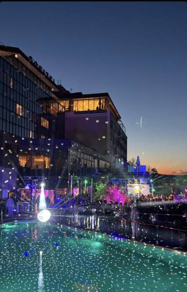 Les Régalades au Novotel Marseille le 7 mai 2025 avec le groupe LOLA