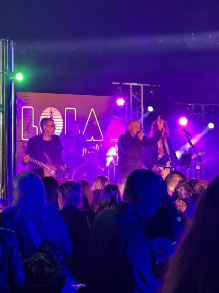 Les Régalades au Novotel Marseille le 7 mai 2025 avec le groupe LOLA
