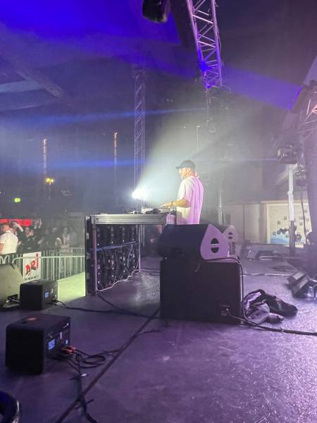 Prestation technique globale NRJ EXTRAVADANCE avec Feder et Boris Way a L'Aeroport Marseille