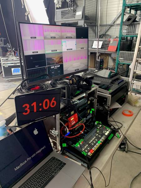 Location de salle de Tournage à Médiacom Studio 13 sur le plateau de 150M2