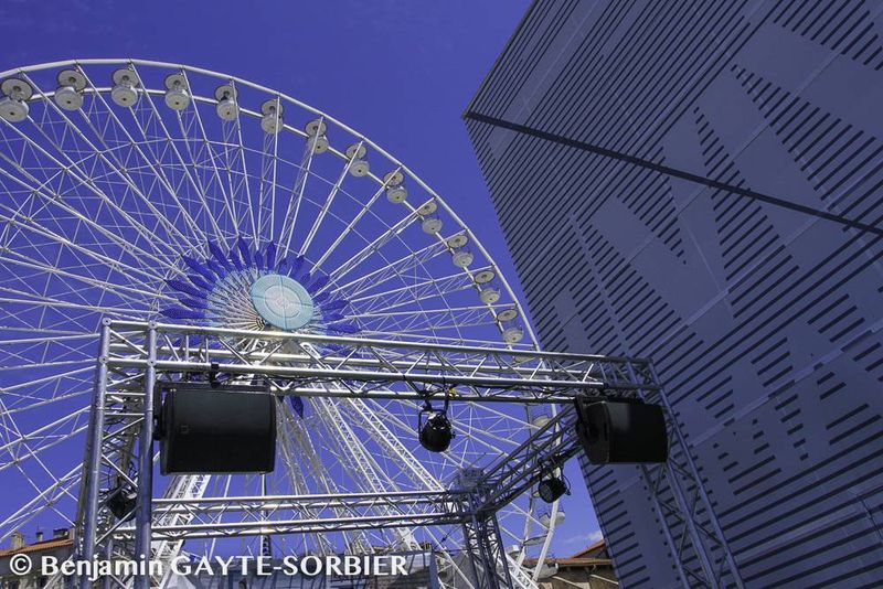 cube M location structure scènique vieux-port marseille